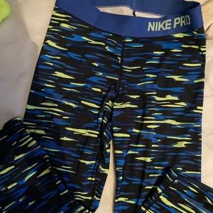Nike Pro cropped leggings